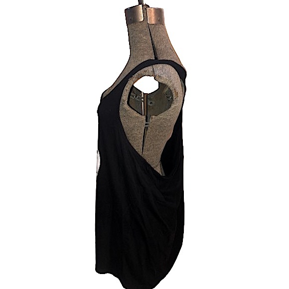 ❌SOLD❌ Black Skull Tank XXL very roomy and big - Picture 3 of 3